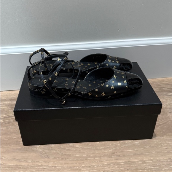 Brand new authentic Chanel flats